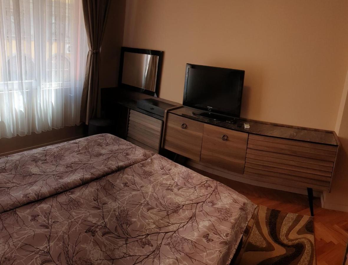 Apartment The Room Burgas Bagian luar foto