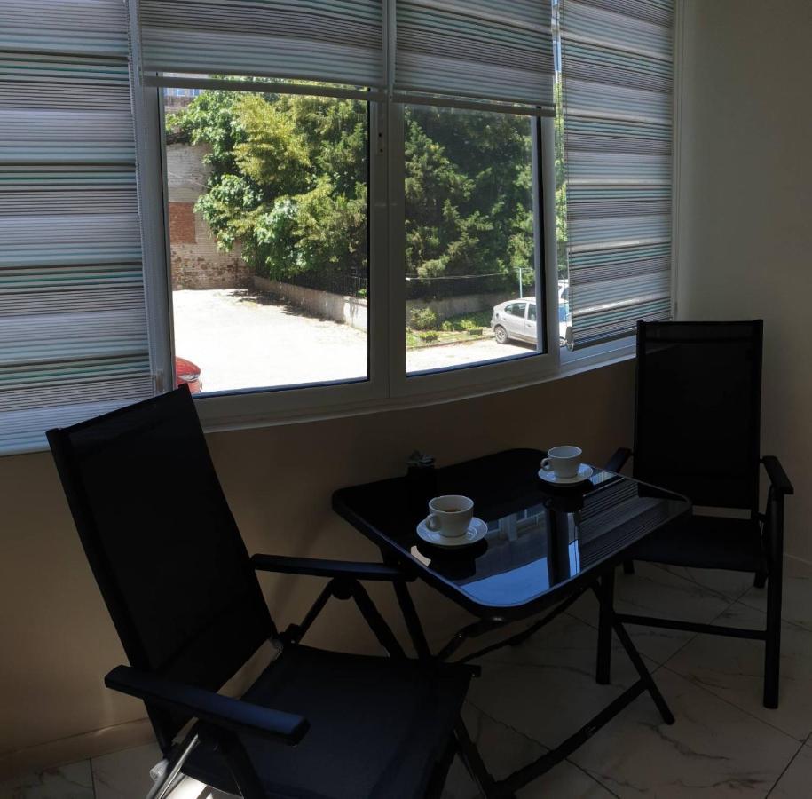 Apartment The Room Burgas Bagian luar foto