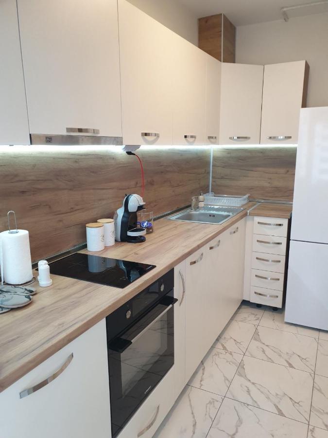 Apartment The Room Burgas Bagian luar foto