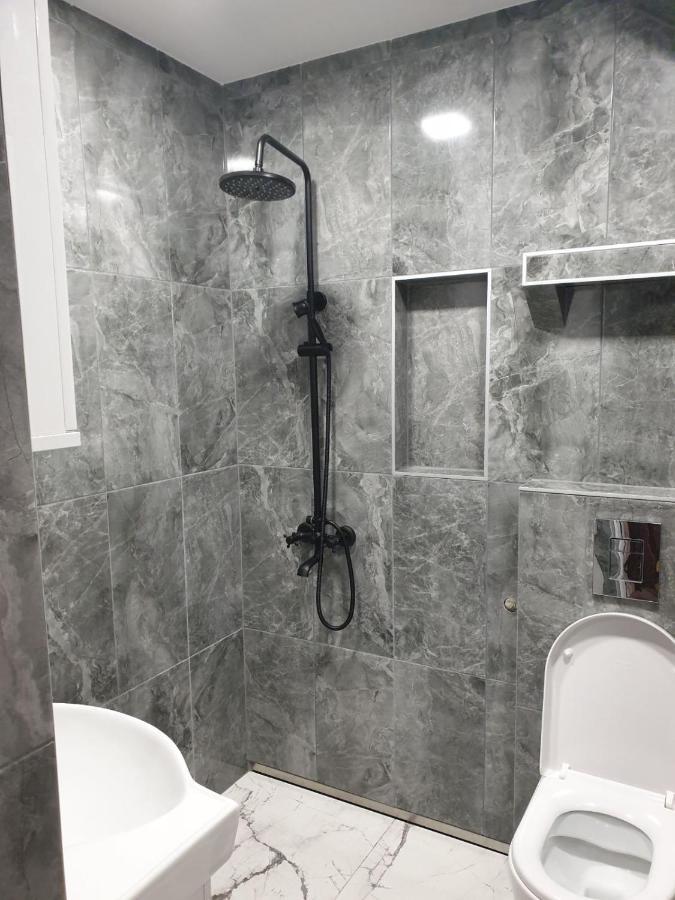 Apartment The Room Burgas Bagian luar foto